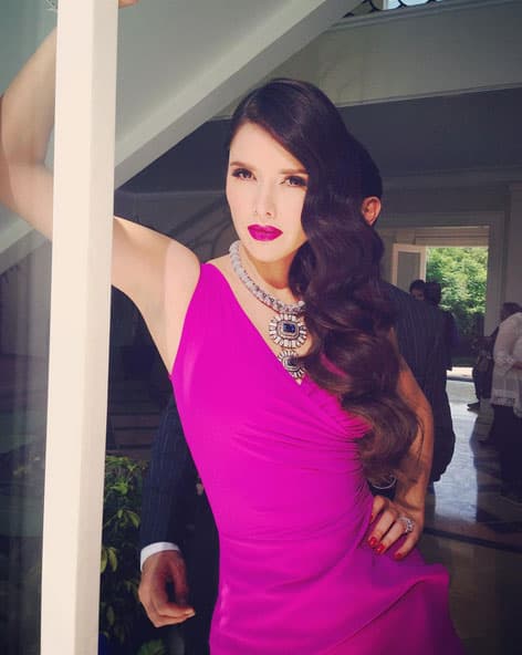 Pero además irradia sensualidad y se ha ganado el cariño del público por su talento y belleza.