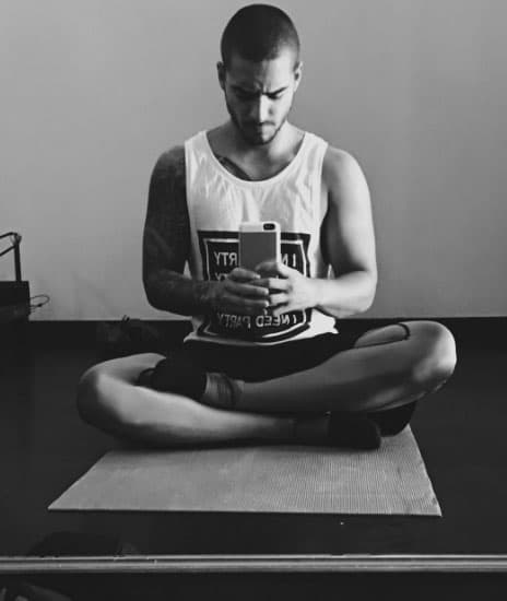 Maluma también ha adoptado practicar yoga de repente.
