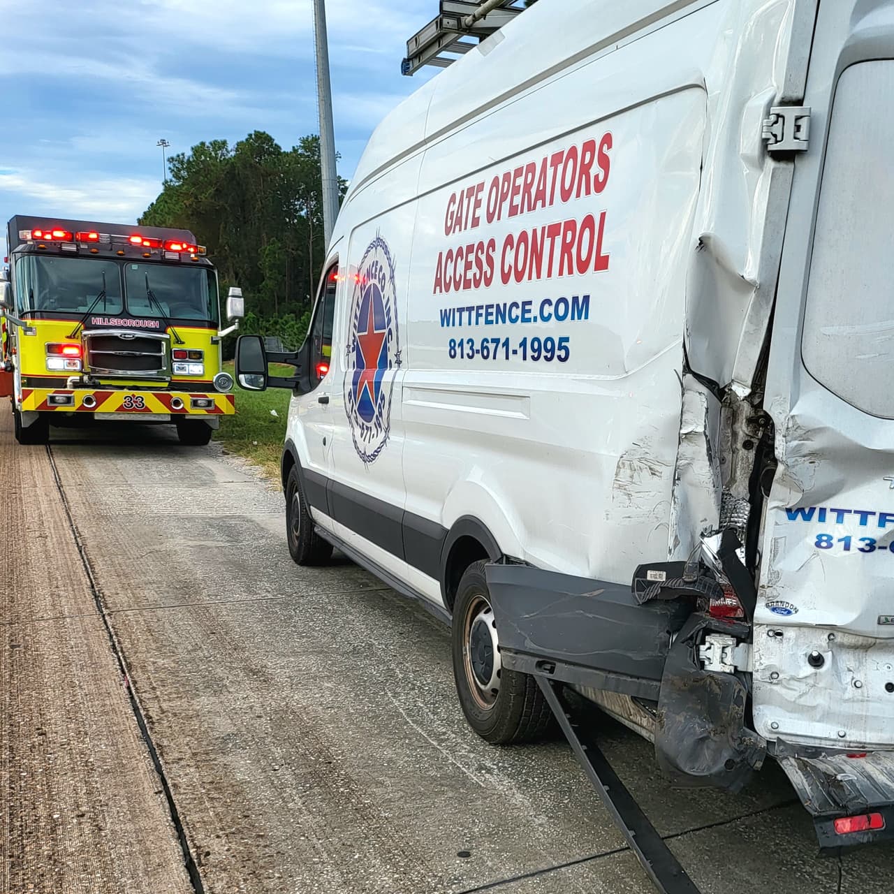 Un accidente múltiple en la intersección de la I-75 y Carretera Estatal 60, en Brandon, en el condado Hillsborough, dejó ocho personas heridas. La causa fue un camión que arrojó tierra mojada a la calle.