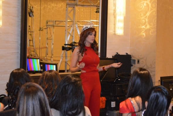 Aleyda Ortiz compartió con las chicas que audicionaron en Nueva York para Nuestra Belleza Latina 2015. ¡Y hasta consejo les dio a las chicas!