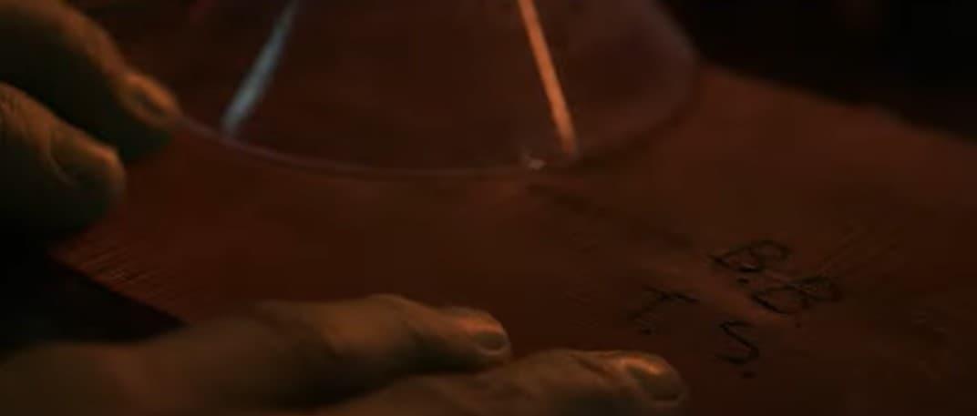 Iniciales de Tony Stark y Bruce Banner en 'She-Hulk'