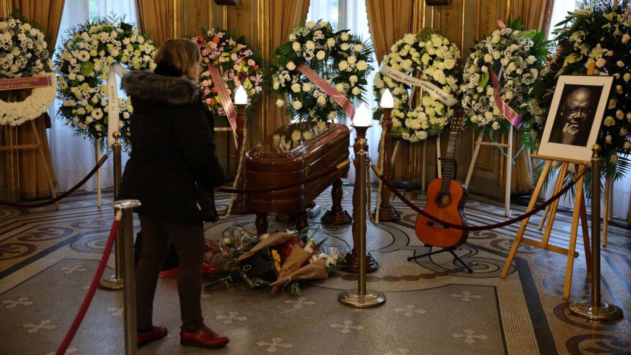 Último adiós a Pablo Milanés: familiares y fanáticos despiden al cantautor cubano en Madrid