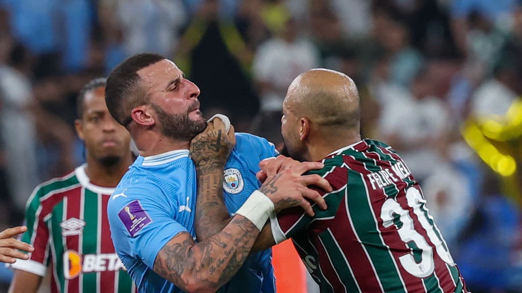 Felipe Melo casi se va a los golpes con Kyle Walke por culpa de Grealish