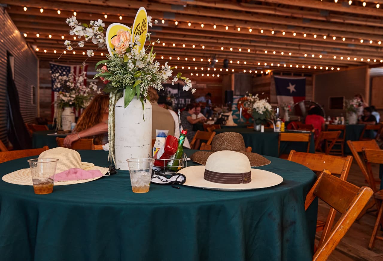 <i>Old Route 9</i> / Old San Antonio Road es la primera carretera pavimentada que va hacia el norte hacia Fredericksburg, que atraviesa Bankersmith después de la fundación de la estación de tren de Bankersmith.
<br>
<br>Durante la década de 1920, 
<b>Bankersmith alcanzó su población máxima de aproximadamente 50.</b>