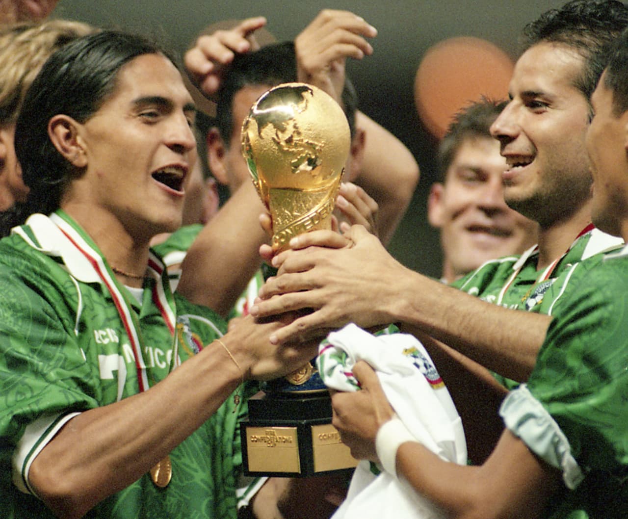 México se coronó campeón de la Copa Confederaciones de 1999, logro que ha sido hasta el momento el más grande en el historial del fútbol mexicano. Así fue el camino para este título.