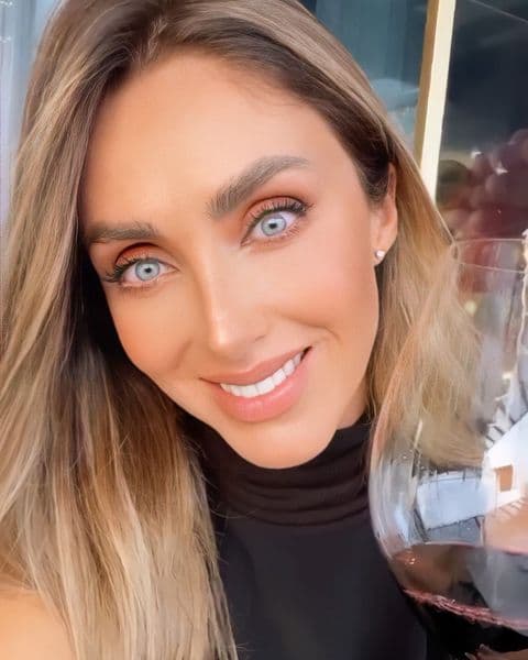 Durante un 'live' de Instagram que hizo el año pasado, la exintegrante de RBD detalló que la razón por la que dejó la actuación fue para cuidar su salud mental.