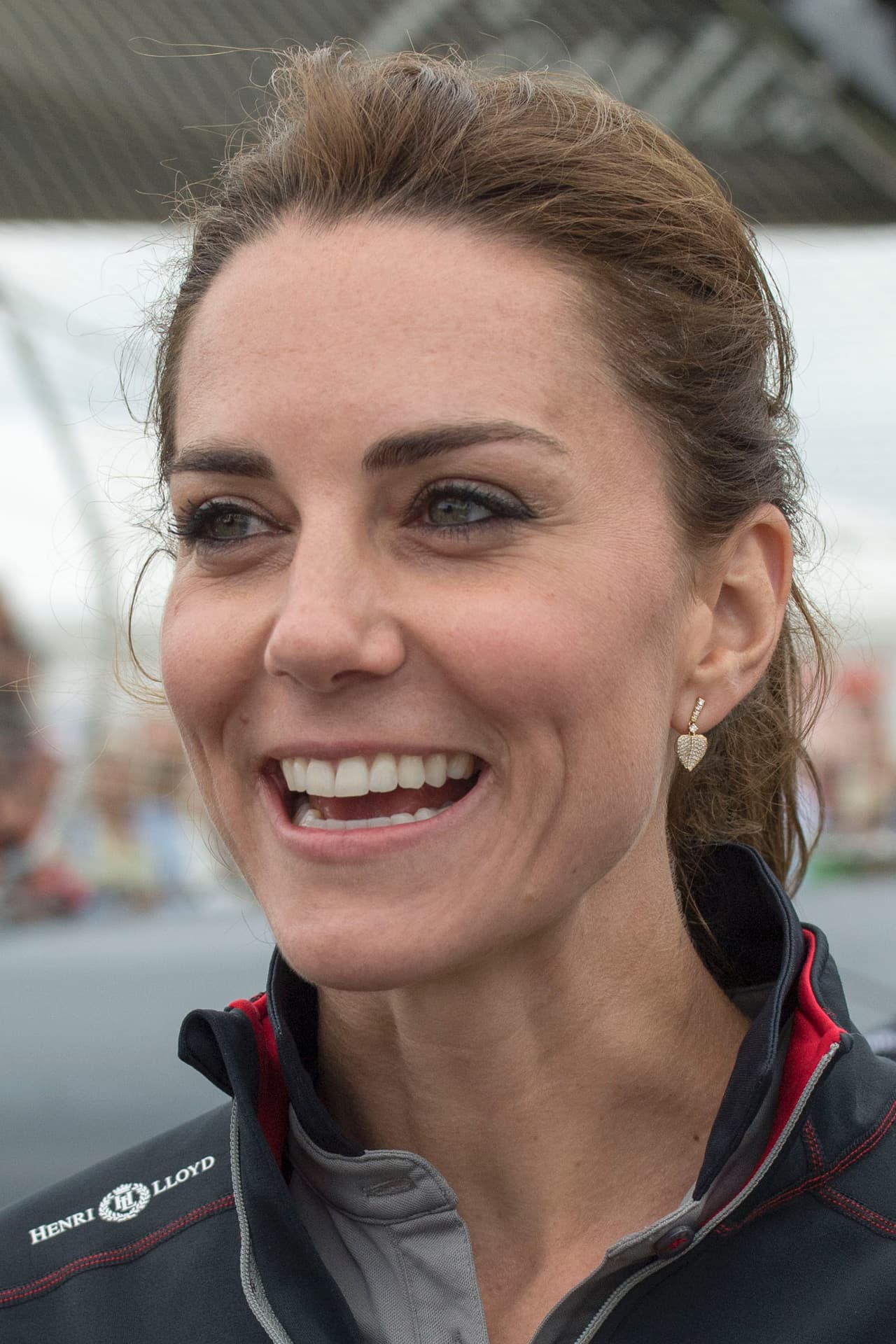 Pero es verdad que su sonrisa es casi idéntica y tienen una mirada muy particular.