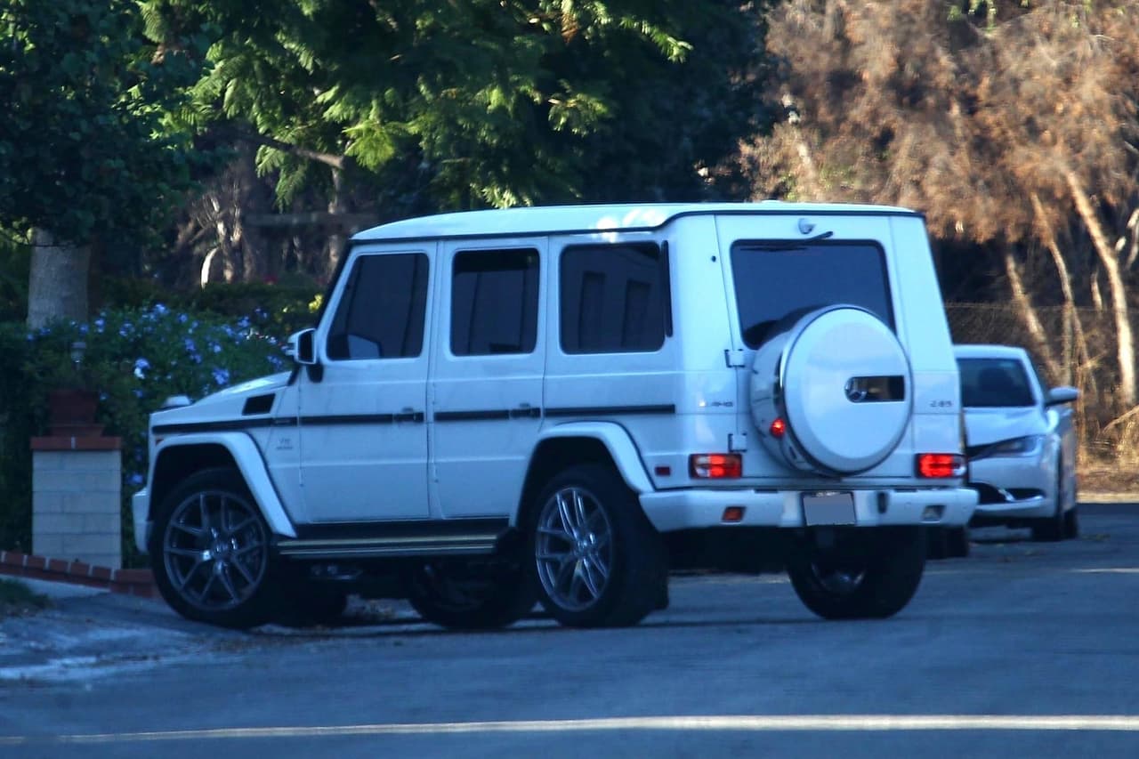 La camioneta estuvo estacionada fuera de la casa de Selena hasta casi la medianoche.