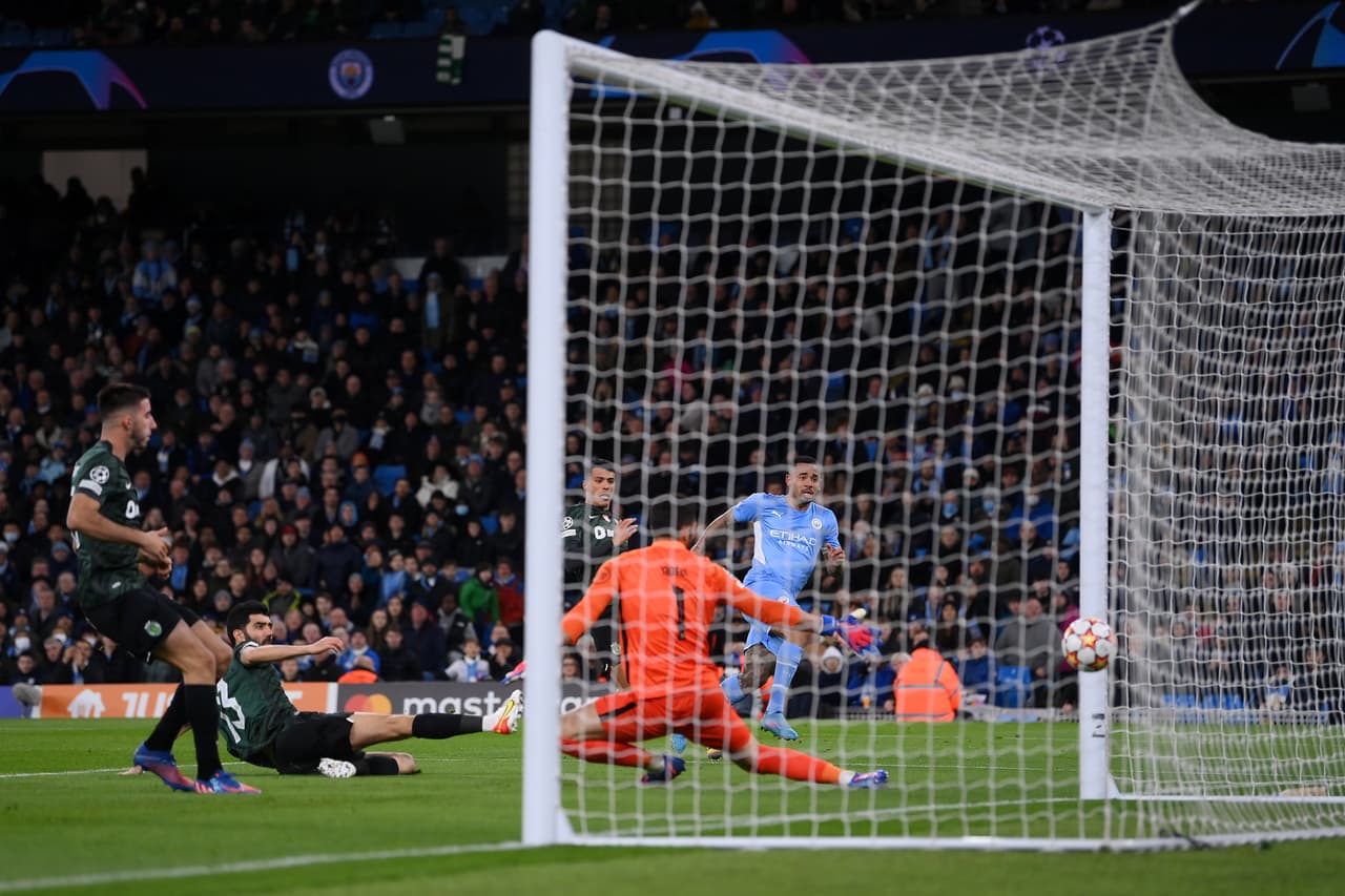 El cuadro de Pep Guardiola completó la obra ante un Sporting que compitió pero que poco pudo hacer ante el poderío del Manchester City en Champions League.