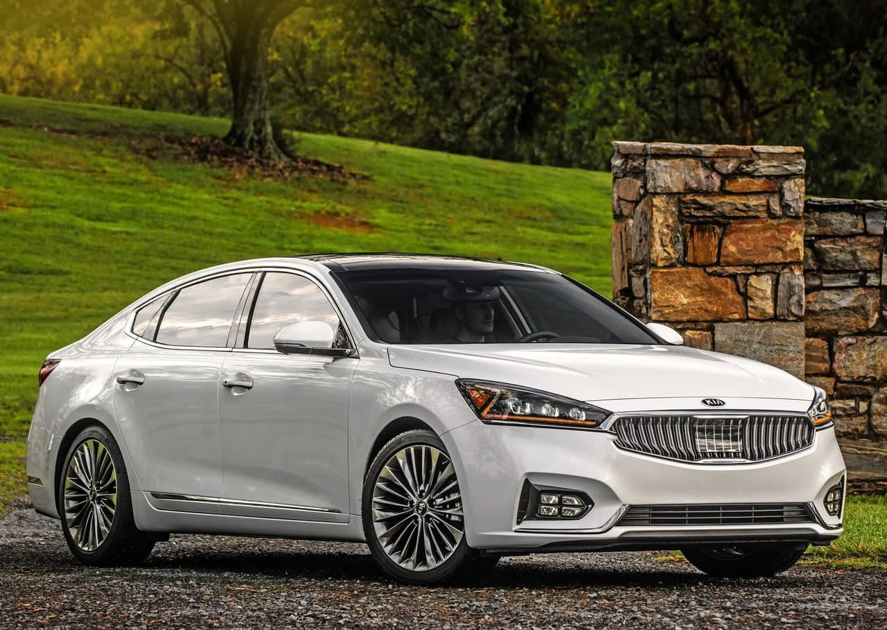 <h3 class="cms-H3-H3"><b>5 - Kia Cadenza</b></h3>
<br>
<br>
<b>Tiempo promedio que pasa en los concesionarios antes de venderse:</b> 121.6 días.