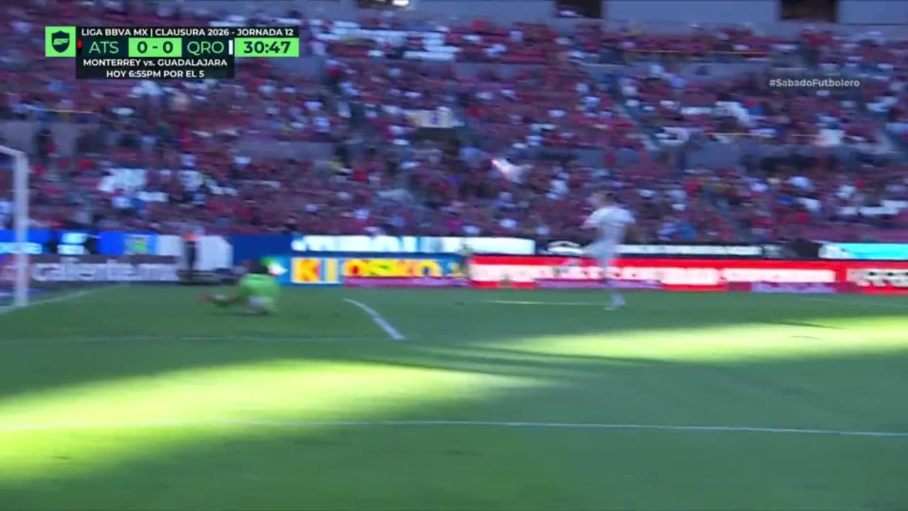 ¡TIRO ATAJADO! disparo por Paulo Ramírez.