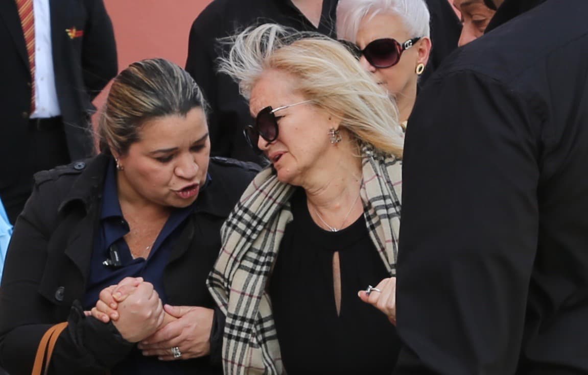 La viuda de José José dedicó un mensaje para quienes, desde su perspectiva, se han dedicado a atacarlas.