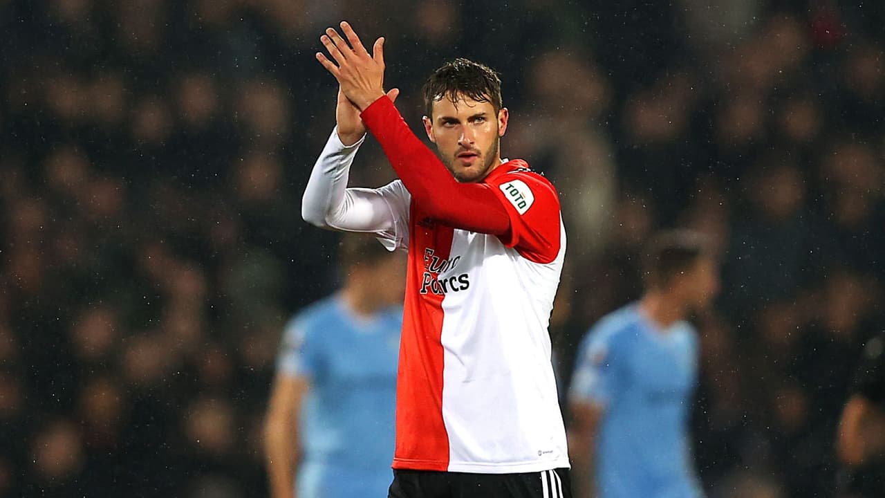 Arne Slot sobre Santiago Giménez: "Está haciendo todo lo que puede"