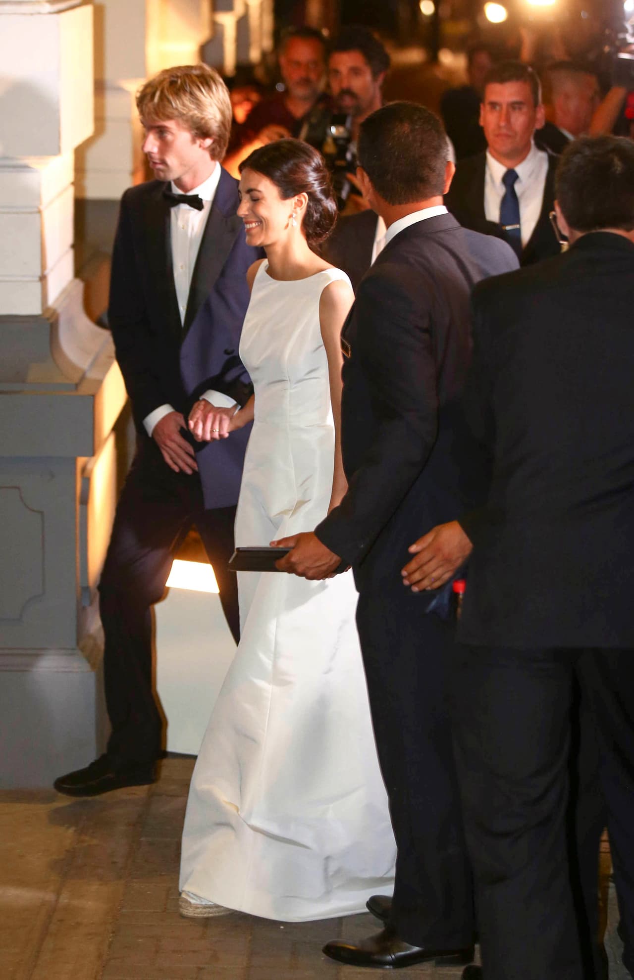 Para la noche del sábado, los novios y sus invitados asistieron a una gala para celebrar a los recién casados, la cual se llevó a cabo en el Museo Pedro de Osma y con el que cerrarían con broche de oro las celebraciones por la unión de Alessandra y Christian.