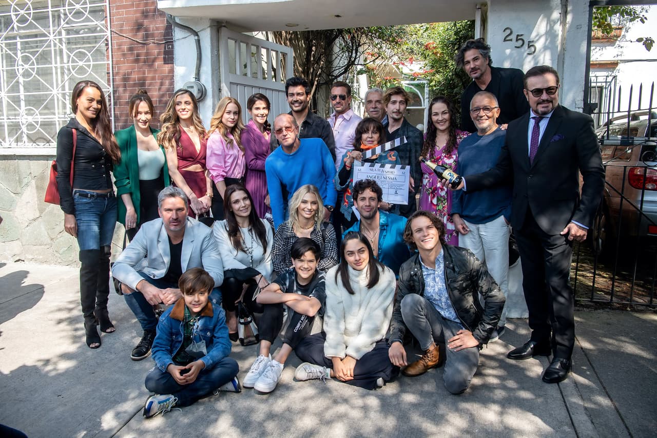 'Allá te espero' elenco