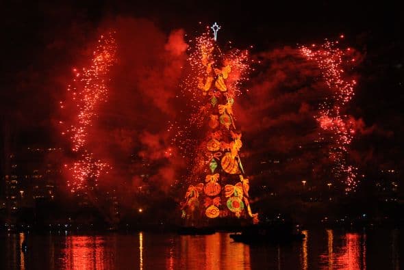El acto del encendido marcó el comienzo formal de la temporada navideña en la ciudad.