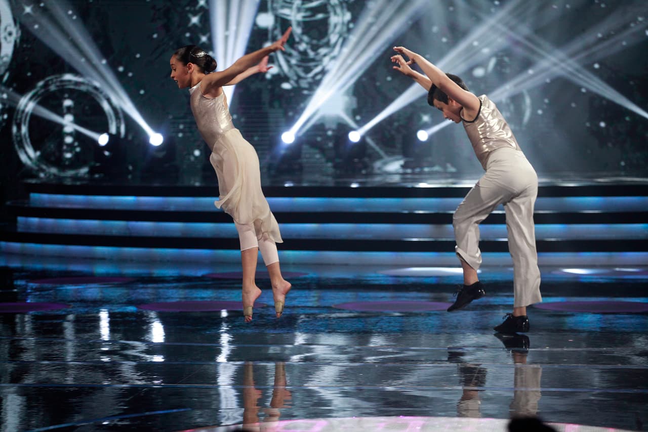 Sin embargo, el jurado advirtió cómo Sara llevaba la batuta en este performance.