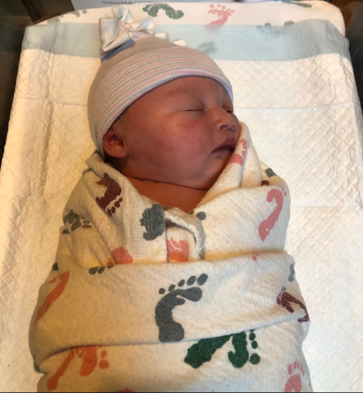 "Ella es una bebé milagro, es por eso que elegimos su nombre. Judah significa alabanza en hebreo. Si realmente tienen fe y mantienen sus oraciones, Dios puede hacer lo imposible", expresó Aberli.