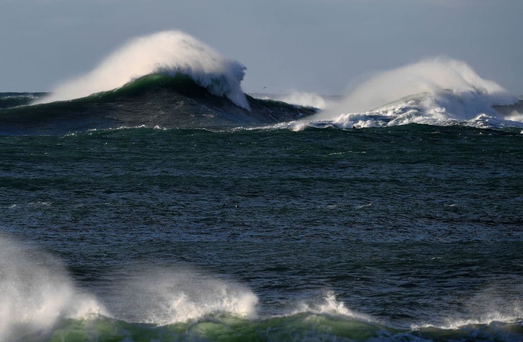 Autoridades exhortan a no visitar las playas de Puerto Rico durante el fin de semana