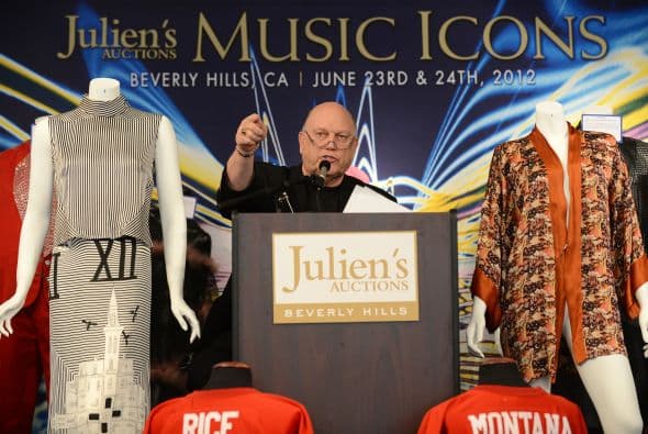 Objetos de Elvis Presley, Lady Gaga, Michael Jackson, Justin Bieber y otros famosos más se pusieron en subasta en Los Ángeles por la casa Julien's Auctions.