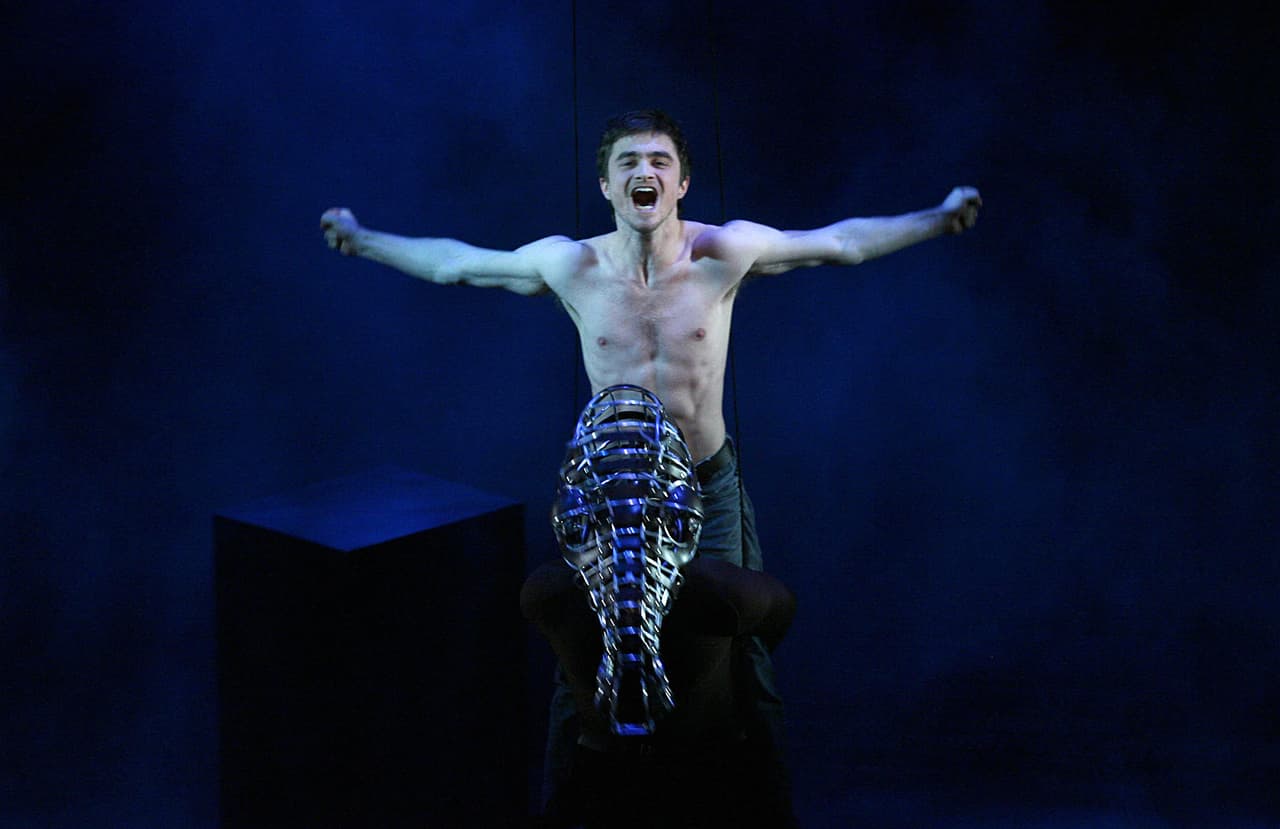 El colchón de Daniel Radcliffe: El protagonista de Harry Potter compró un colchón de pelo de caballo y lana valuado en 17,000 dólares cuando acababa de cumplir 17 años.