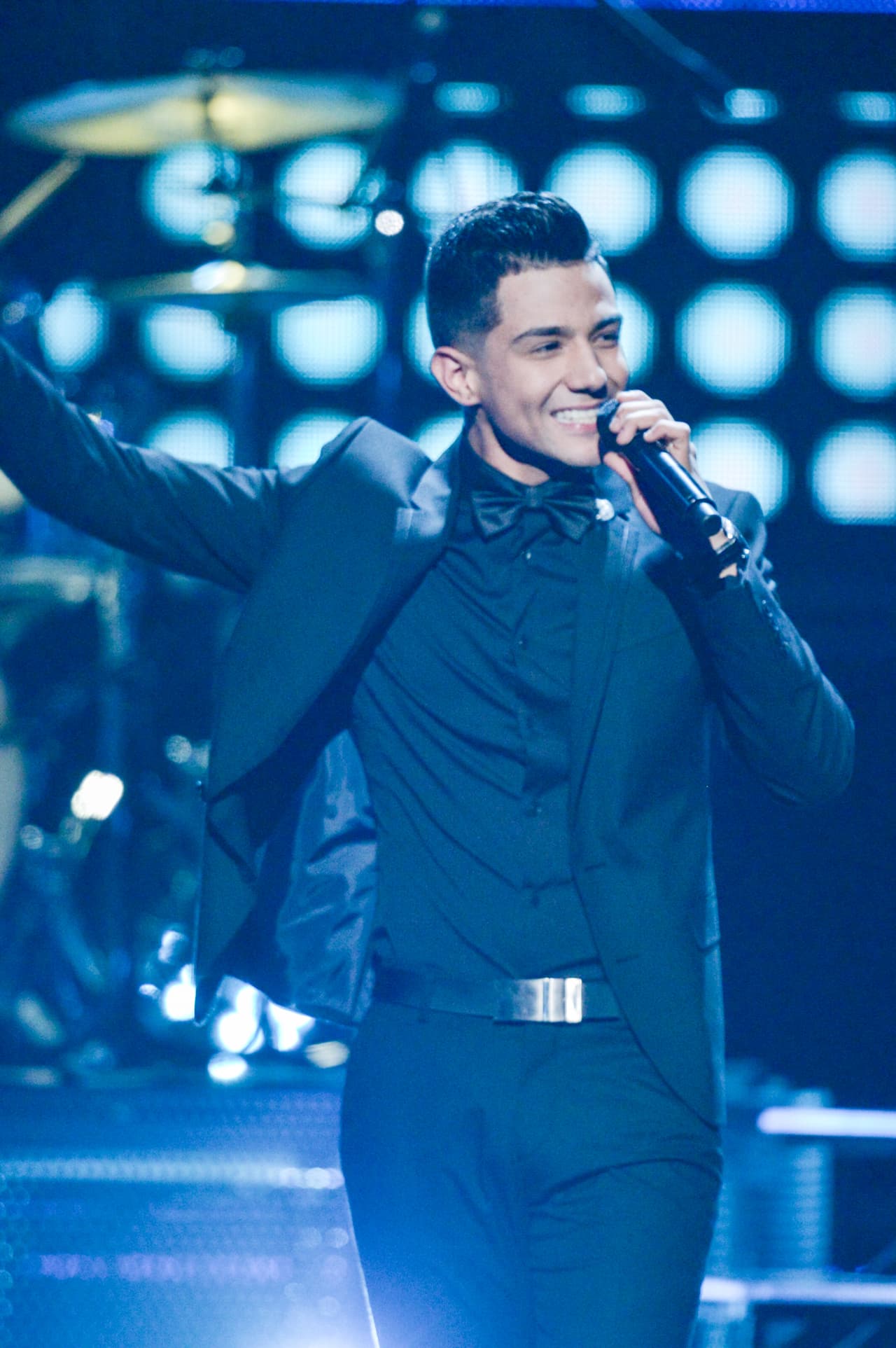 ¡Y no podía faltar Luis Coronel!