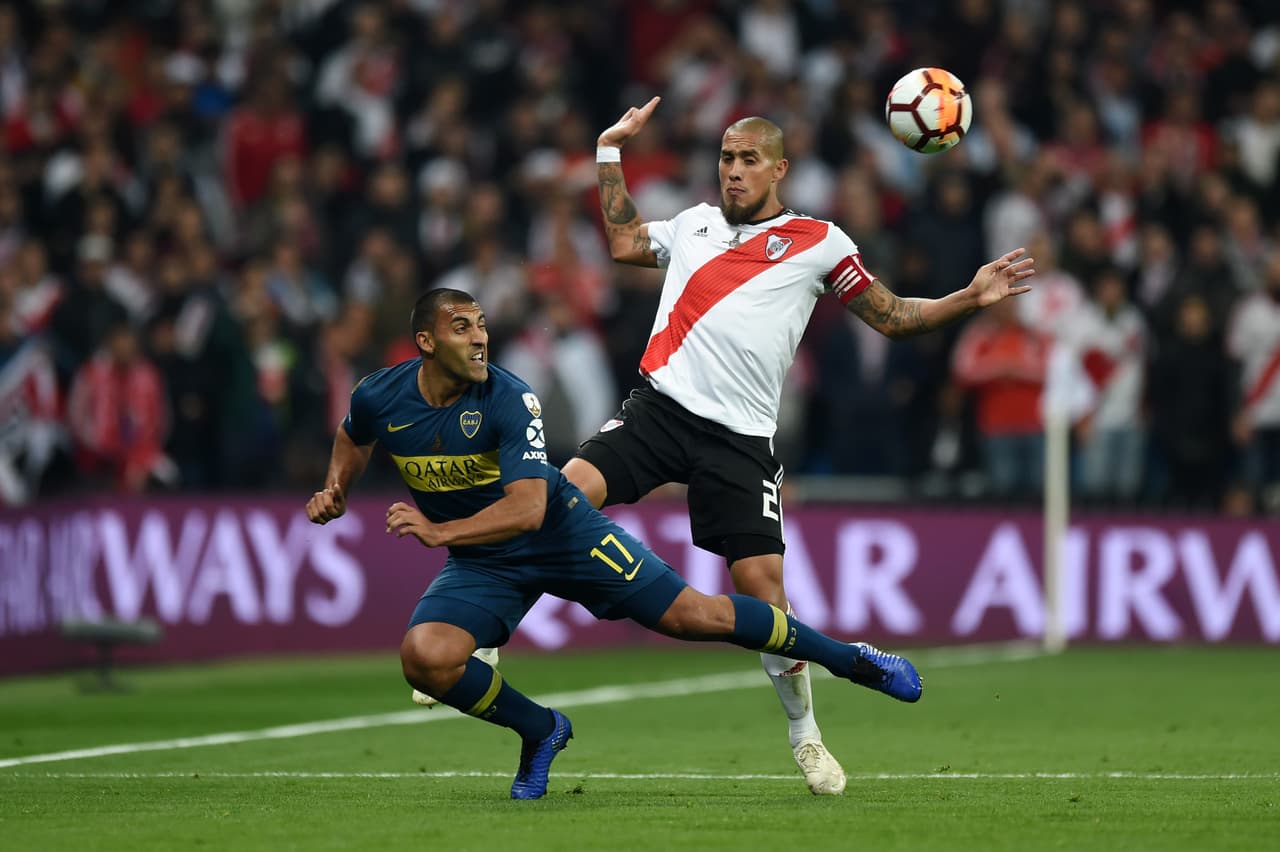 Estuvo tres años en Boca Juniors. Ganó dos torneos, una Sudamericana y una Copa Libertadores.