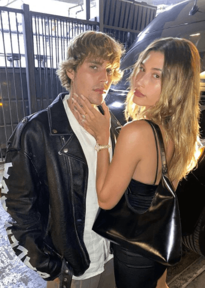 Posterior a esto, Justin posteó una serie de fotos de él con su esposa.