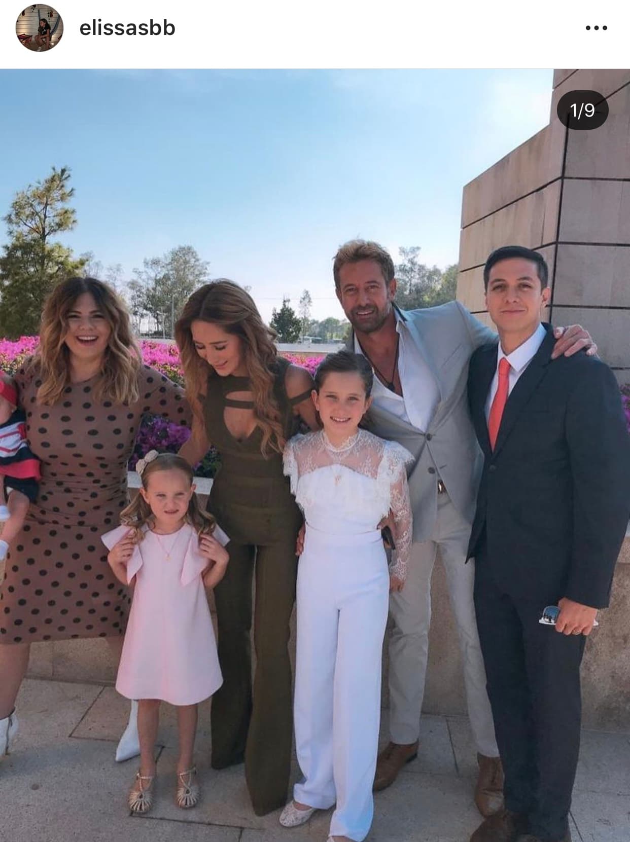 También explicó que sí la buscaron cuando se percataron que no estaba en la ceremonia religiosa, pero que desafortunadamente no tenía su teléfono celular con ella: “Me estuvieron llame, llame y llame y mi celular estaba en la casa y yo estaba en el trabajo [...] 
<b>Se me olvidó y es imperdonable</b> porque es sólo una vez en la vida", dijo.