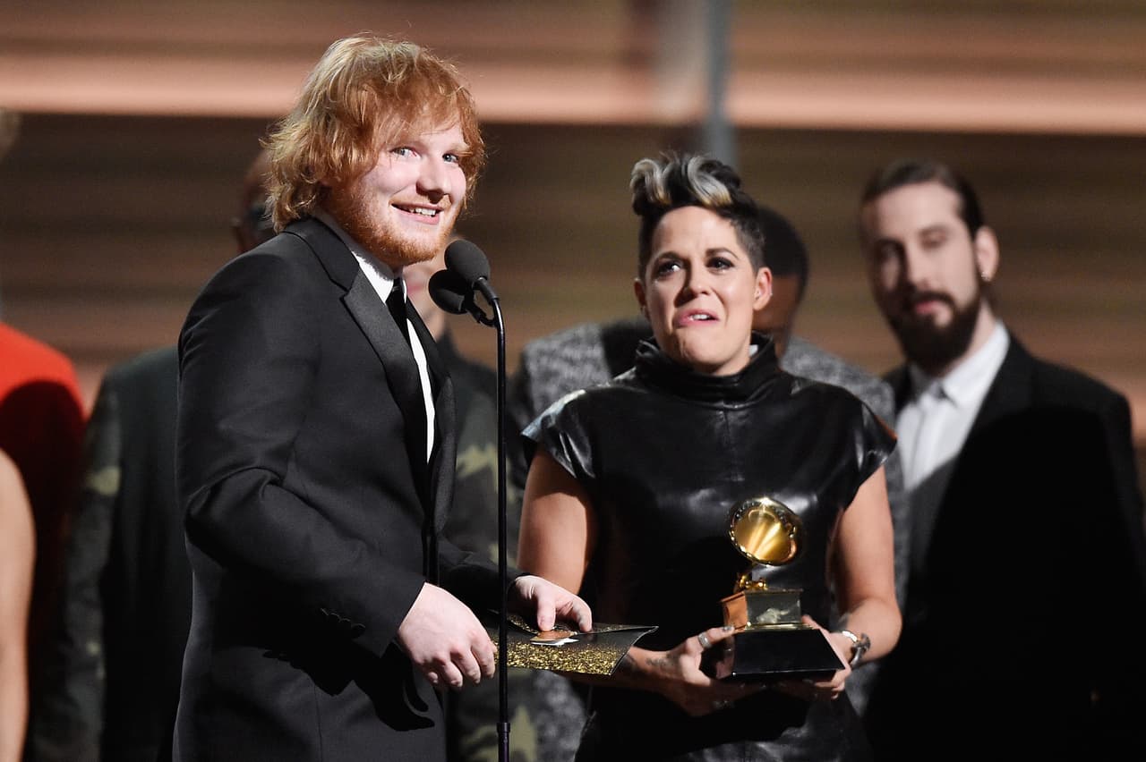 Ed se ganó dos GRAMMY en esta edición.