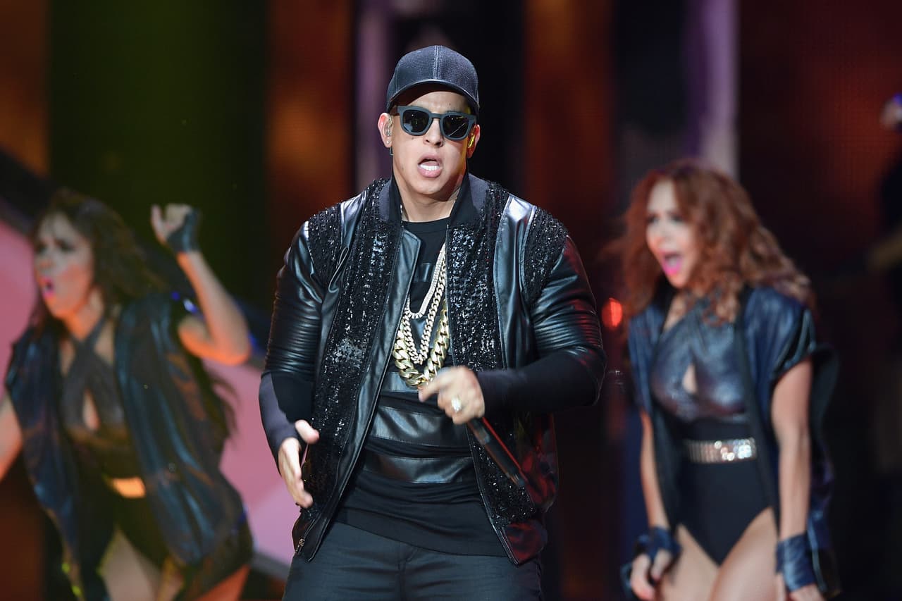 7. Tanto Luis Fonsi como Daddy Yankee han colaborado con diversos artistas de talla internacional: Fonsi con artistas como Cristina Aguilera y David Bustamente y Daddy Yankee con artistas como Enrique Iglesias y Ricky Martin.