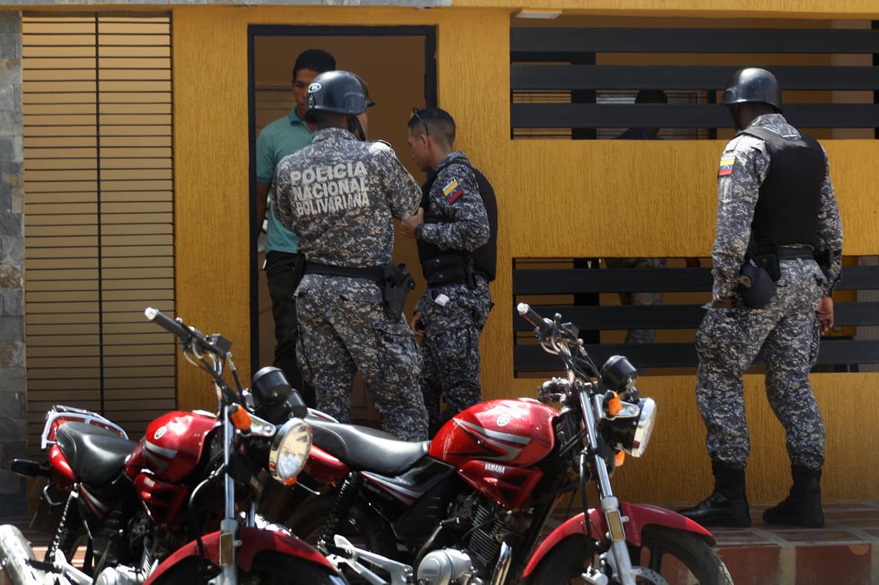 Los agentes arrestados pertenecen a la policía estadal de Venezuela.