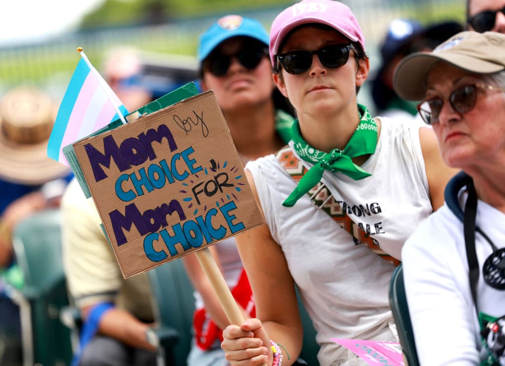 Madres insisten en que nadie debe decirles qué hacer frente un embarazo indeseado. Por esa libertad es que piden un voto a favor de la Enmienda 4 en las elecciones del 5 de noviembre.