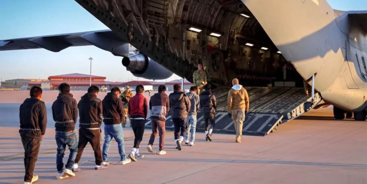 Corte Suprema permite por ahora las deportaciones a terceros países mientras revisa su legalidad