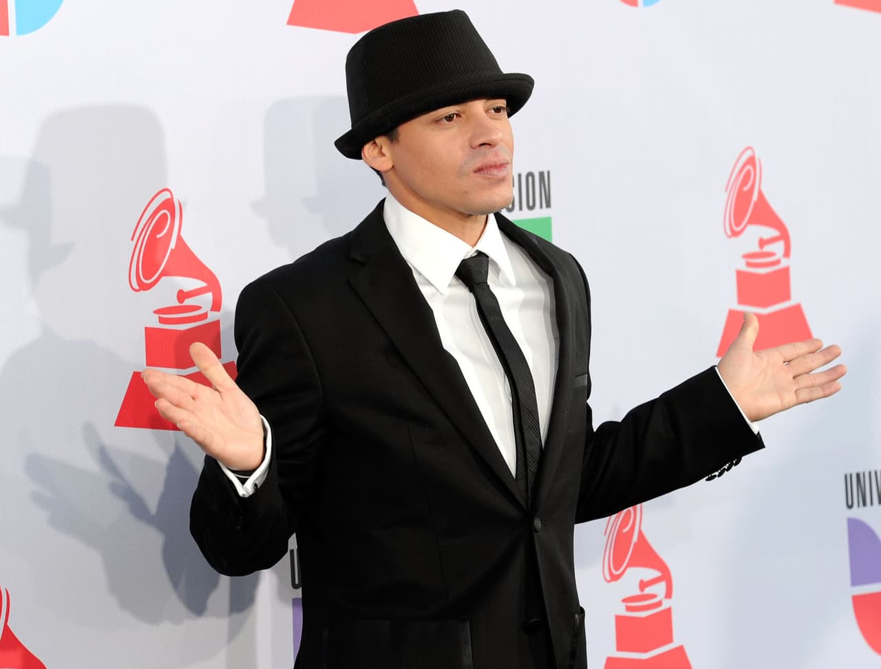 También quienes tras un rotundo éxito en el género del reggaeton, decidieron darle un cambio radical a su vida y se volvieron pastores, como es el caso de Vico C.