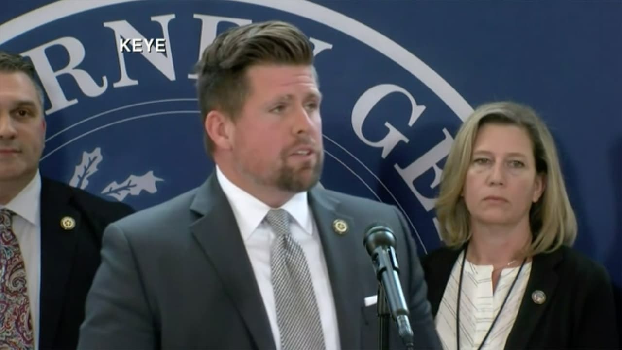 La ciudad de Houston cuenta con el Centro de Texas para los Desaparecidos, una organización sin fines de lucro, dedicada a proveer apoyo a desaparecidos y sus familias a través de intervención de crisis, prevención, y educación a la comunidad.