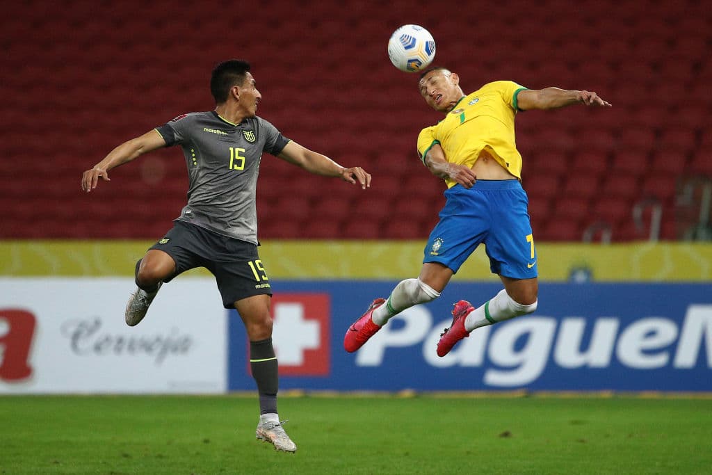 De la mano de Richarlison y Neyemar Jr, Brasil vence 2-0 a Ecuador y Brasil lleva 15 puntos de 15 puntos posibles.