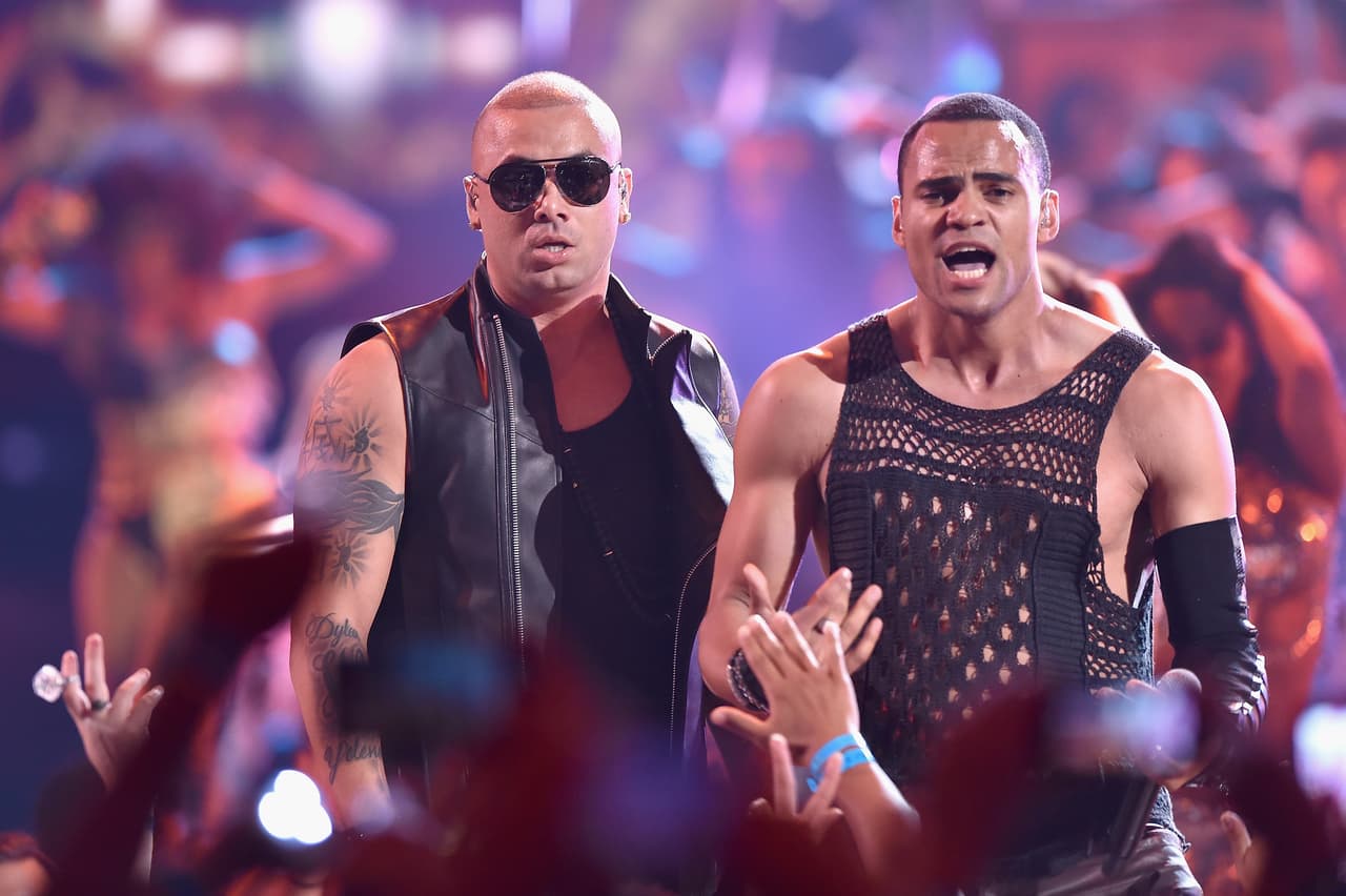 Pitbull, Wisin y Mohombi hicieron una fiesta espectacular sobre el escenario de PJ 2015 con 'Baddest Girl in Town'.