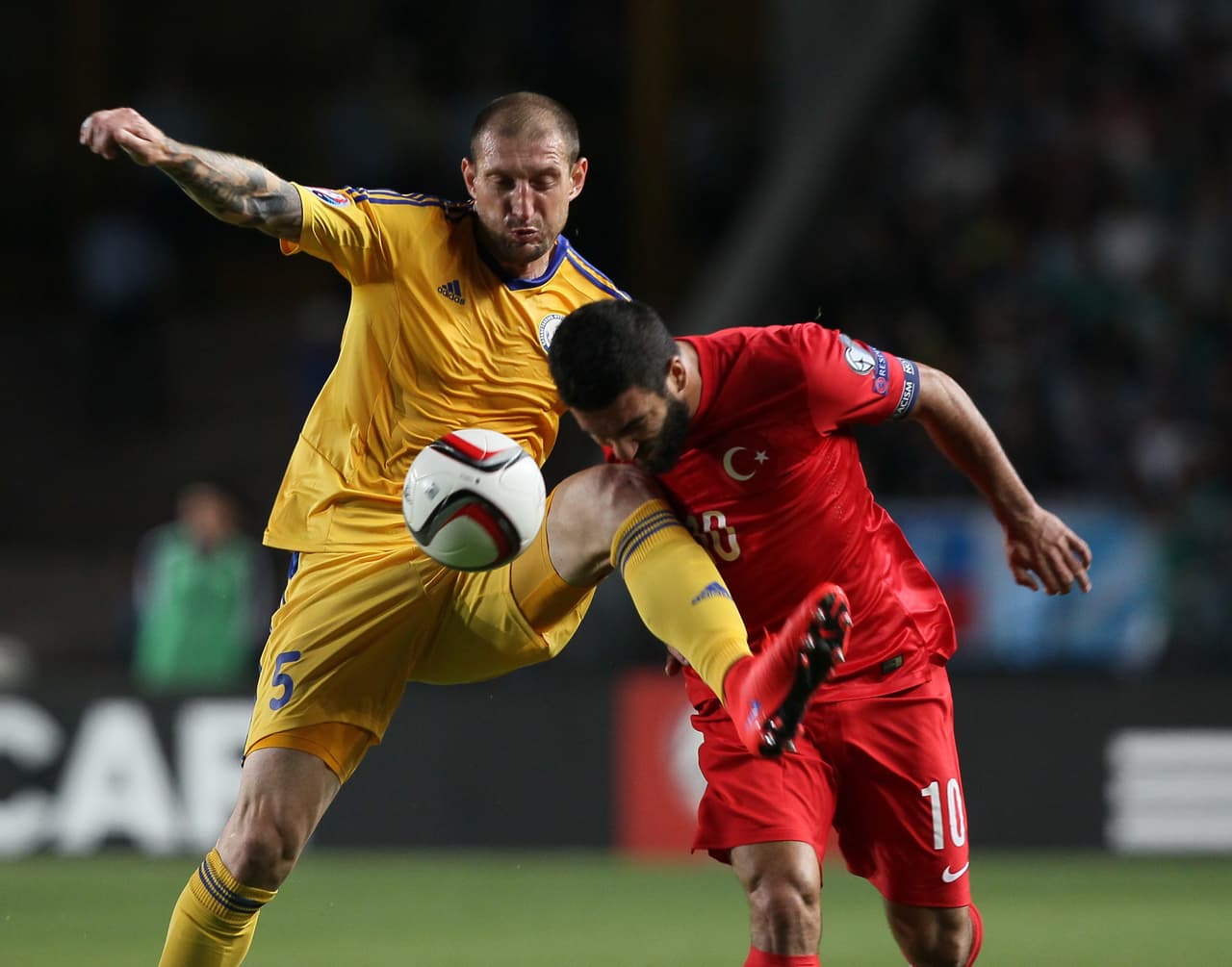 Kazajistán 0-1 Turquía: Arda Turan da sufrido triunfo a los turcos vital para ir a la Euro