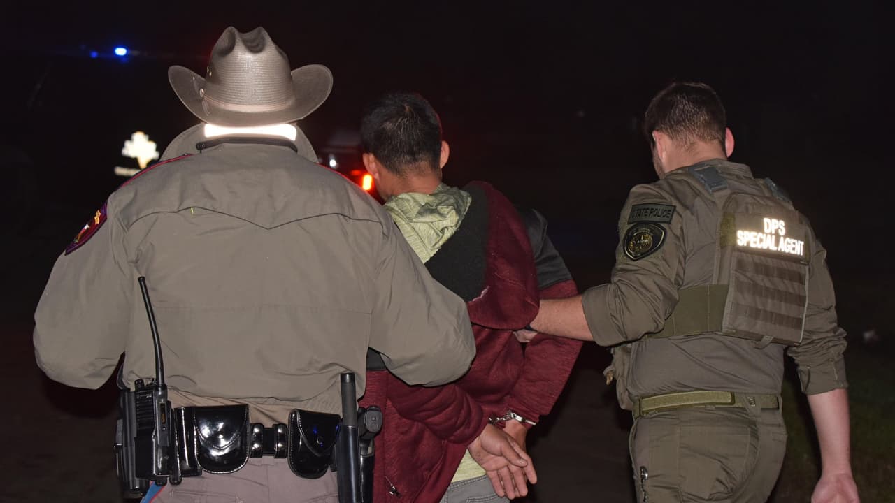 ICE anuncia 543 arrestos en una semana en Houston: ¿de qué acusan a las personas?