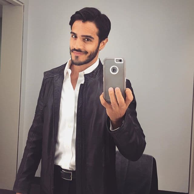 También fue elegido por la revista TV y Novelas como uno de los cuerpos más bellos del espectáculo.