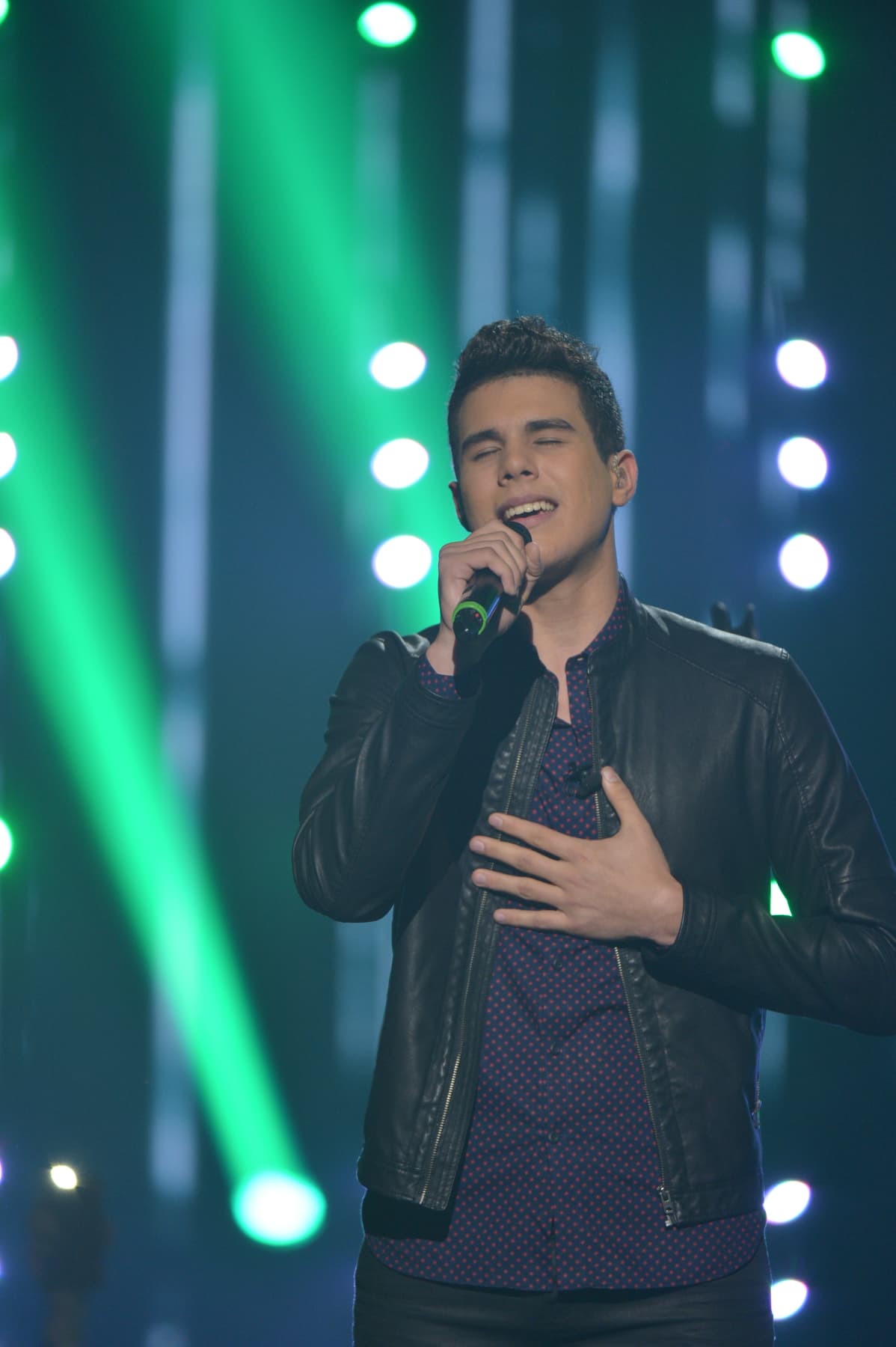 Zabdiel es el chico sentimental de La Banda. Hasta Ricky dijo que llora durante los comerciales. Es un boricua que ha sabido ganarse el corazón de las chicas.