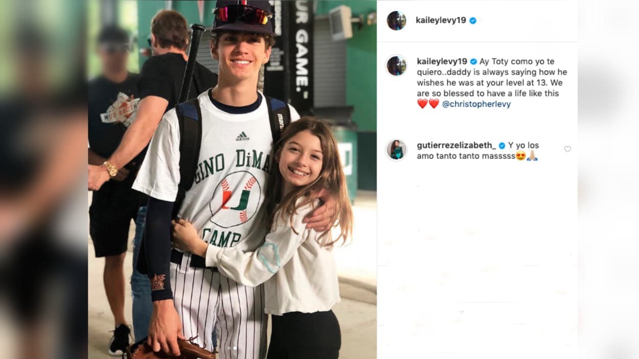 "Y yo los amo tanto, tanto más", les expresó, más que satisfecha al ver el sueño de toda madre hecho realidad. Sus hijos se quieren, admiran y respetan entre sí.