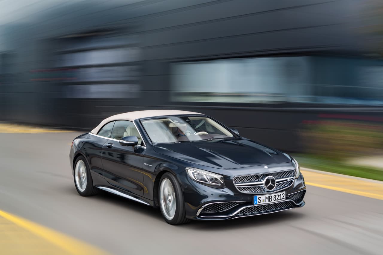 El Mercedes-Benz AMG S 65 Cabriolet 2017 cuenta con la transmisión SPEEDSHIFT PLUS 7G-TRONIC que puede emplear diversos estilos de conducción.