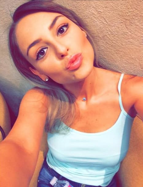 En la telenovela da vida a 'Clara', la mejor amiga de 'Maribel'.