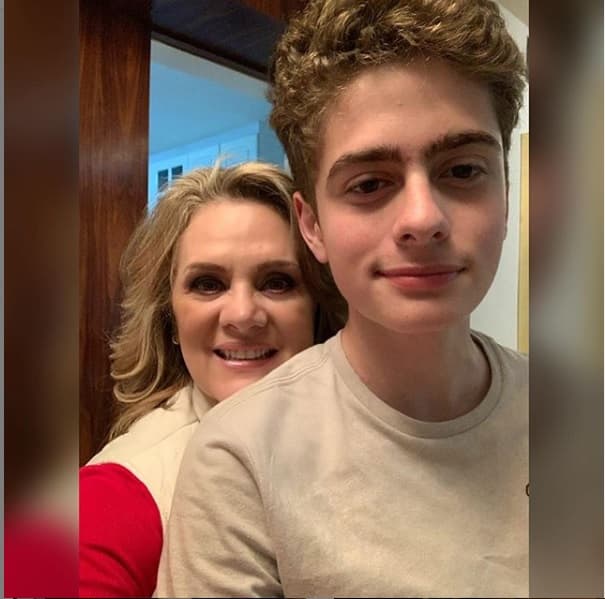 Entonces se le preguntó a Erika Buenfil el motivo por el cual no había exigido cumplir con sus obligaciones al hijo del expresidente de México Ernesto Zedillo.