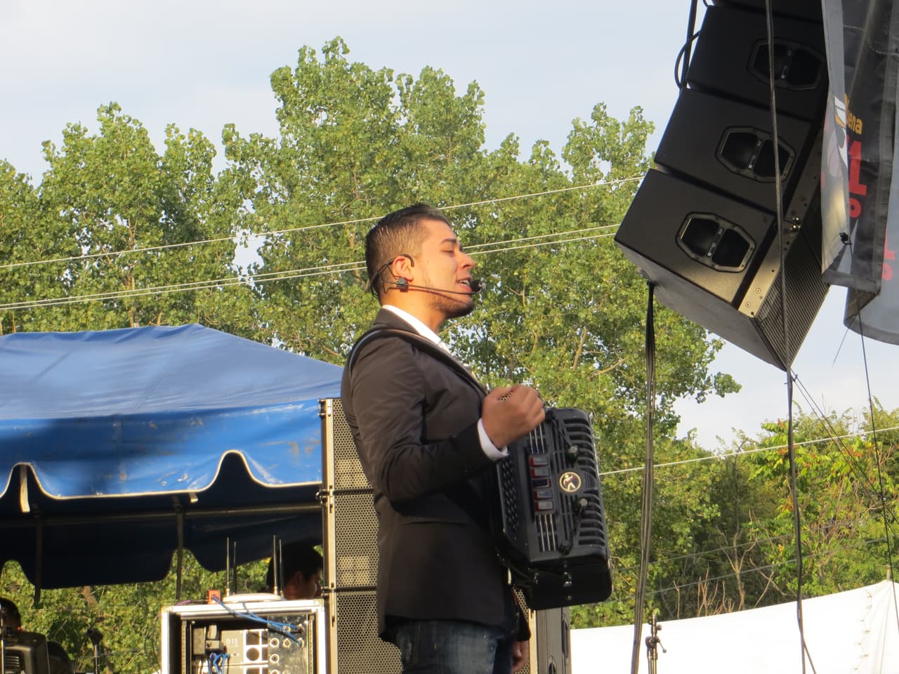 Noel Torres robó corazones en Fiestas Patrias 2015 y conquistó miles de fans en la ciudad de los vientos.