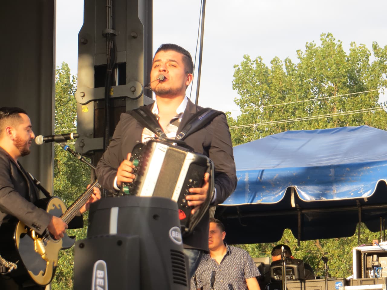 Noel Torres robó corazones en Fiestas Patrias 2015 y conquistó miles de fans en la ciudad de los vientos.