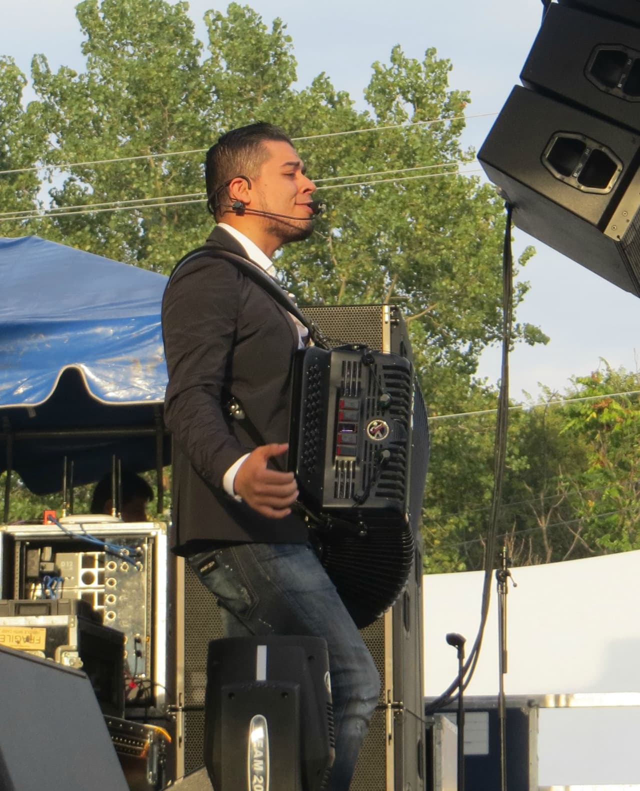 Noel Torres robó corazones en Fiestas Patrias 2015 y conquistó miles de fans en la ciudad de los vientos.