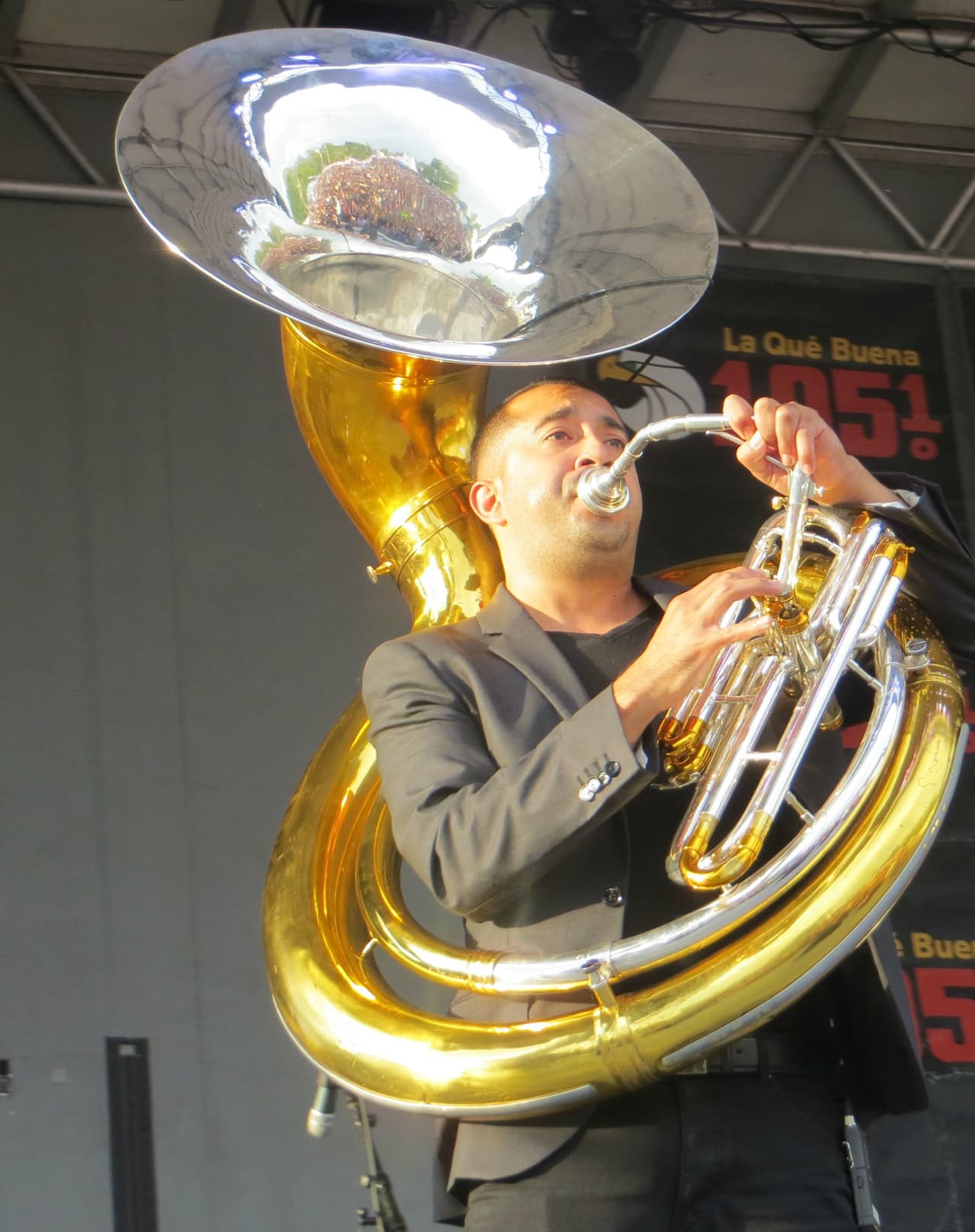 Noel Torres robó corazones en Fiestas Patrias 2015 y conquistó miles de fans en la ciudad de los vientos.